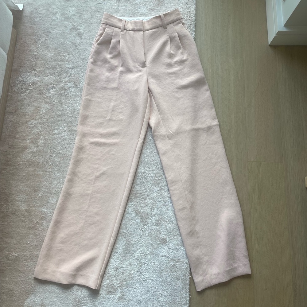Aritzia effortless pants in light pink size 0